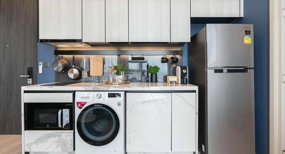 For rent 1 bed condo in Phra Khanong, Bangkok