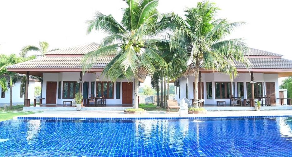 For sale 11 ベッドルーム hotel in Pran Buri, Prachuap Khiri Khan