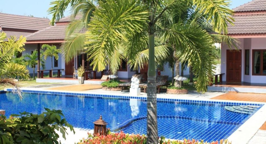 For sale 11 ベッドルーム hotel in Pran Buri, Prachuap Khiri Khan