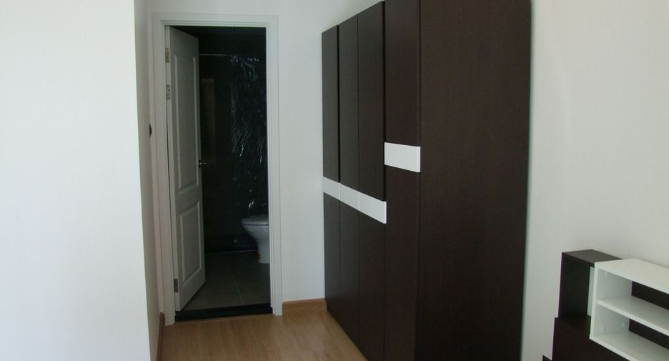For rent 2 bedrooms condo in Huai Khwang, Bangkok