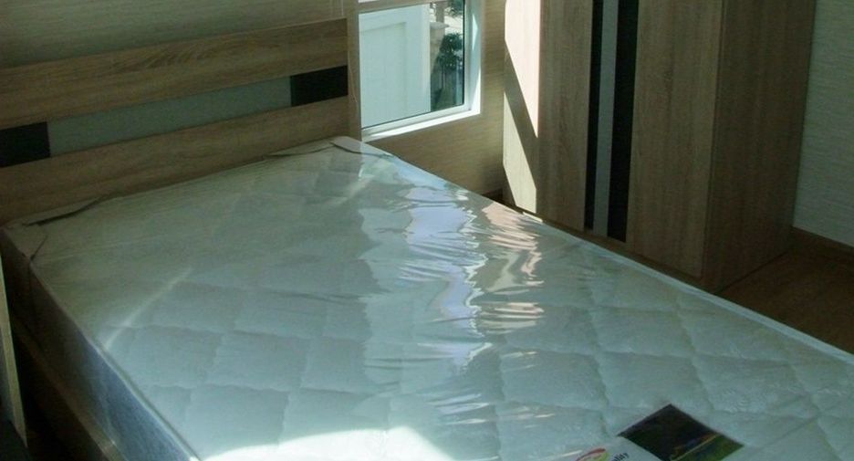 For rent 2 bedrooms condo in Huai Khwang, Bangkok