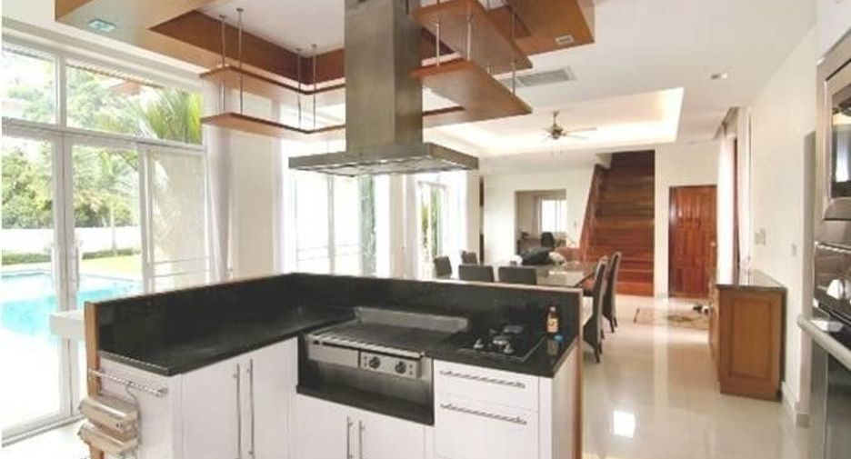 Haus zum Kauf mit 5 Zimmer in Bang Lamung, Chonburi