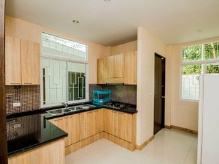 À vendre 7 chambres villa à Na Jomtien, Pattaya
