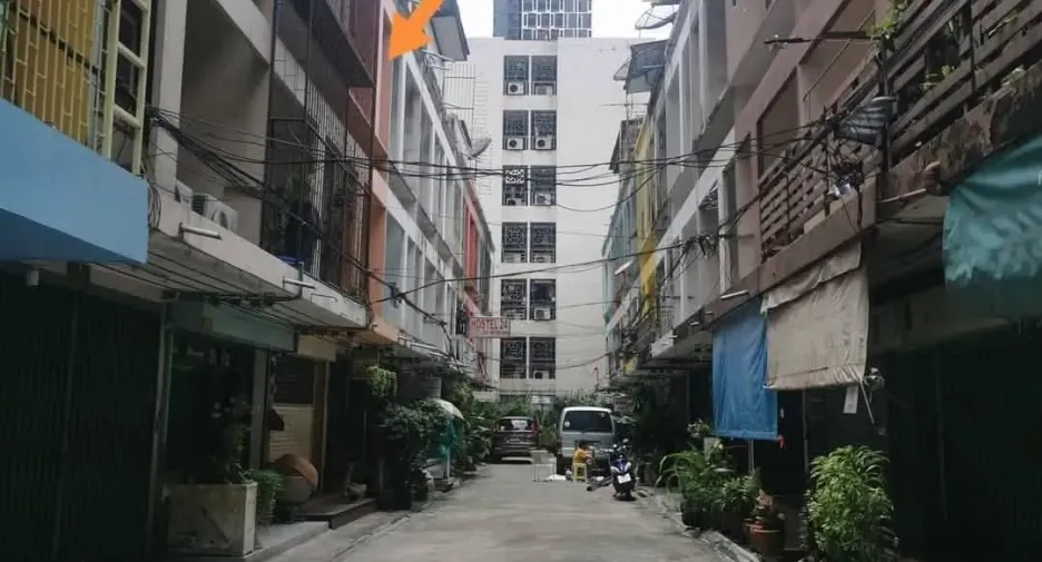 For rent 3 bedrooms retail Space in Phra Khanong, Bangkok