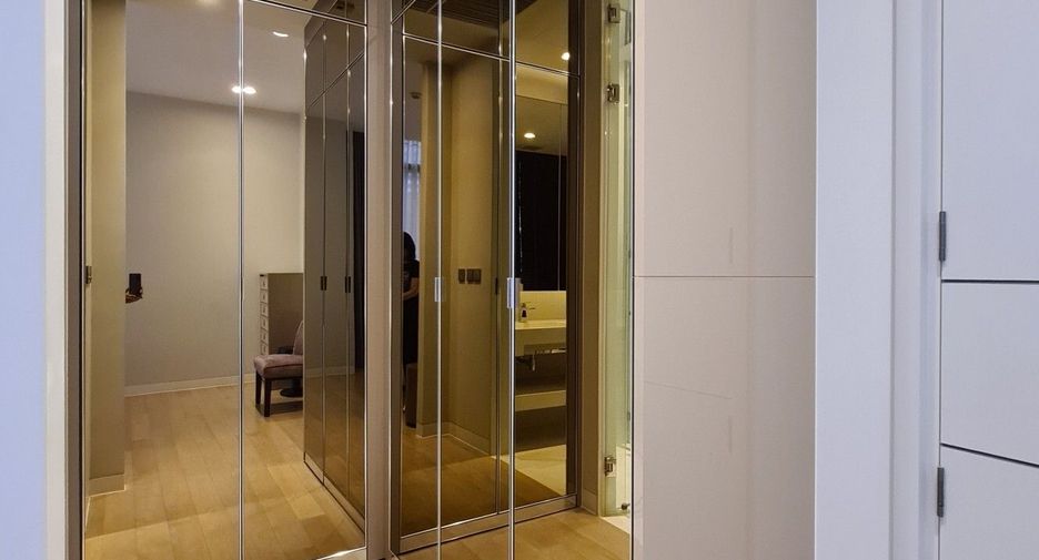 For rent 2 bedrooms condo in Khlong Toei, Bangkok