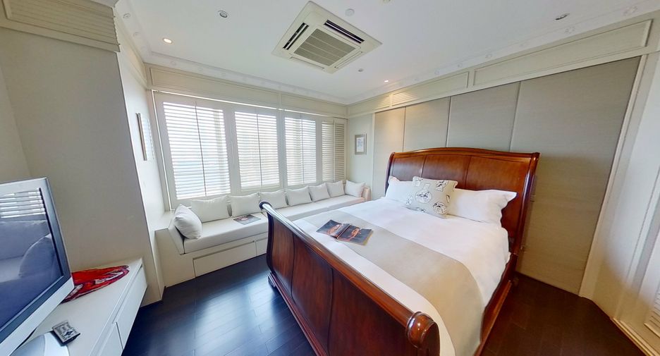 For sale 4 bedrooms condo in Bang Kho Laem, Bangkok