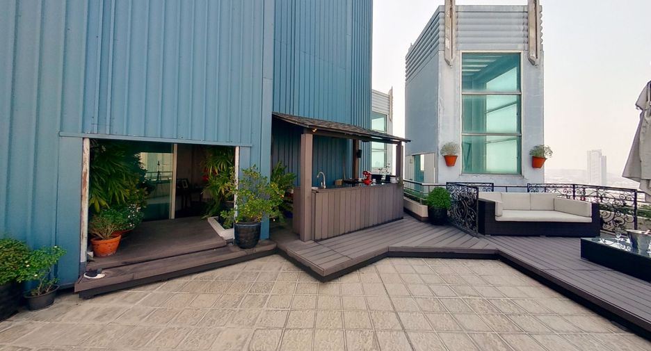 For sale 4 bedrooms condo in Bang Kho Laem, Bangkok
