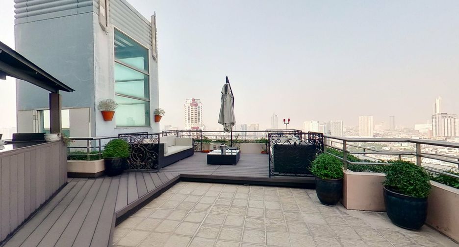 For sale 4 bedrooms condo in Bang Kho Laem, Bangkok