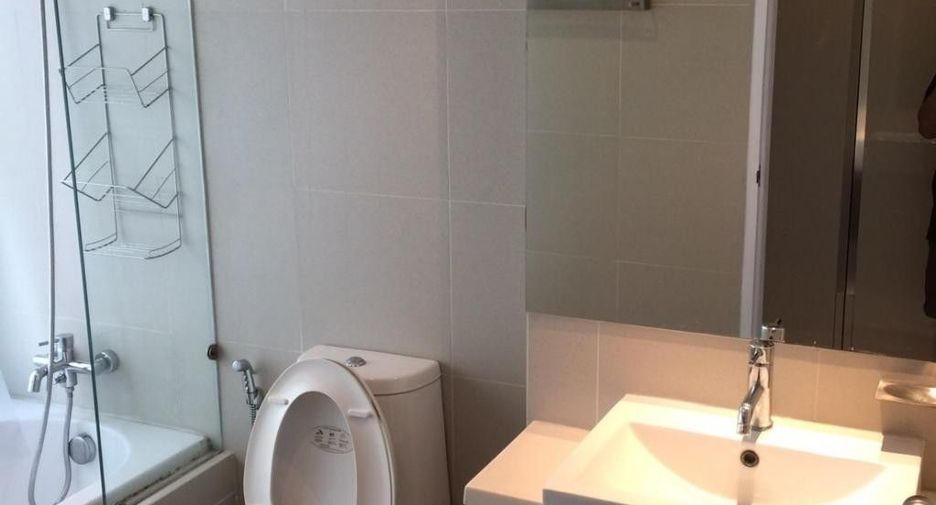 For rent 1 bed condo in Khlong Toei, Bangkok
