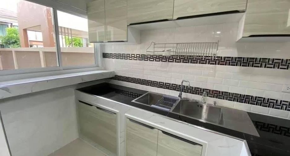 Casa en venta y en alquiler de 5 habitaciones en Sattahip, Chonburi