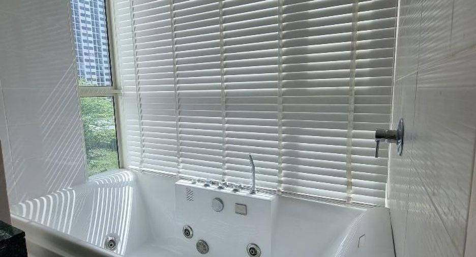 For rent 1 bed condo in Khlong San, Bangkok