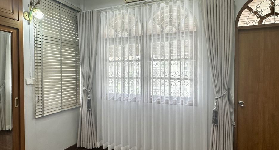出租 4 卧室 独立屋 在 Wang Thong Lang, 曼谷