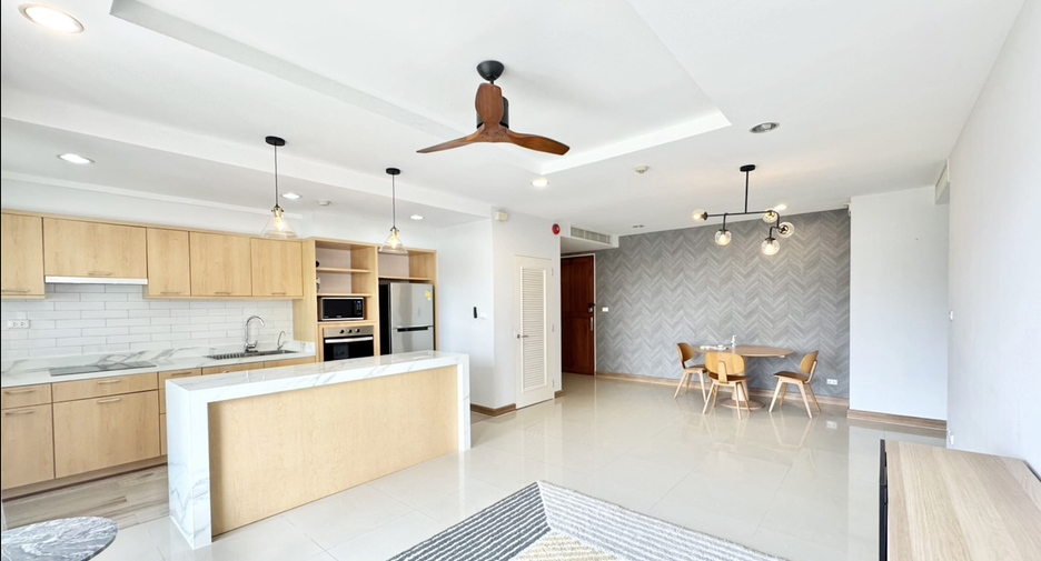 For sale 2 bedrooms condo in Watthana, Bangkok