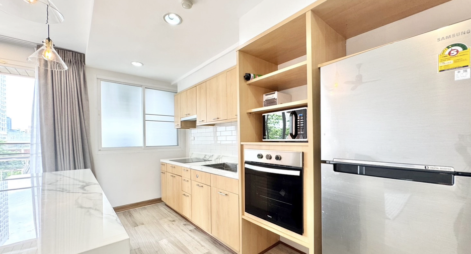 For sale 2 bedrooms condo in Watthana, Bangkok