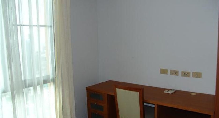 À louer 3 chambres condo à Pathum Wan, Bangkok