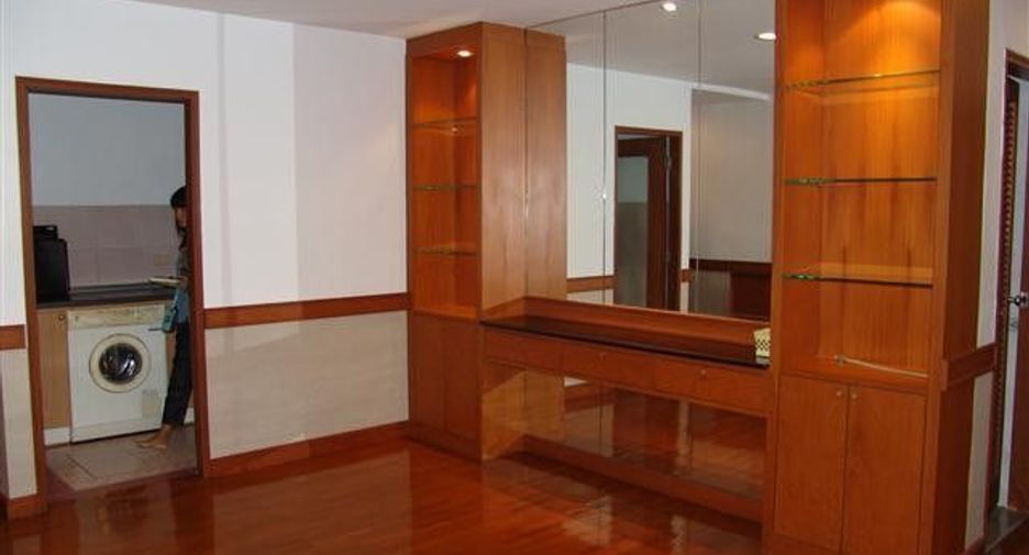 À louer 3 chambres condo à Pathum Wan, Bangkok