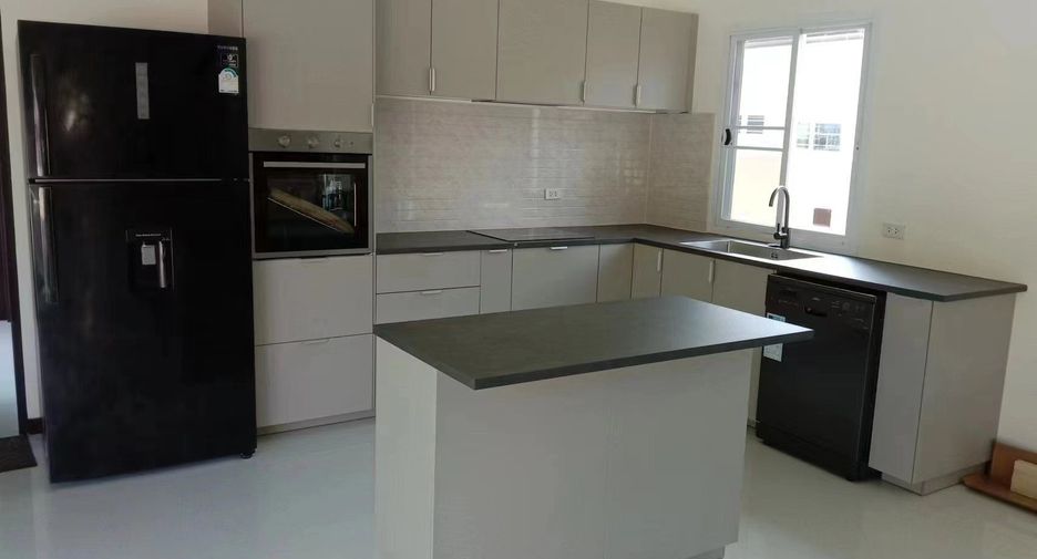 For sale and for rent 4 bedrooms villa in Thalang, Phuket