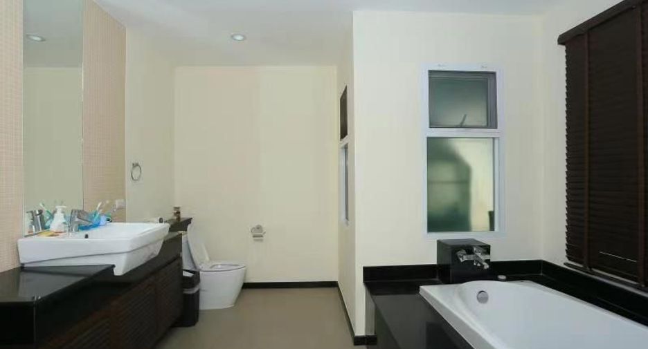 For sale and for rent 4 bedrooms villa in Thalang, Phuket