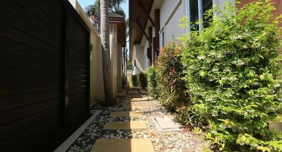 For sale and for rent 4 bedrooms villa in Thalang, Phuket