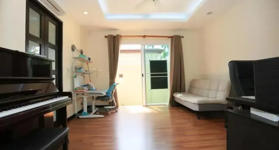 Villa en venta y en alquiler de 4 habitaciones en Thalang, Phuket