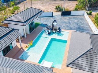 Villa zum Kauf mit 5 Zimmer in Bang Lamung, Chonburi