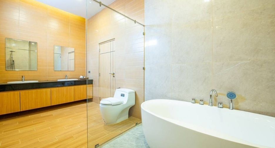 Villa zum Kauf mit 5 Zimmer in Bang Lamung, Chonburi