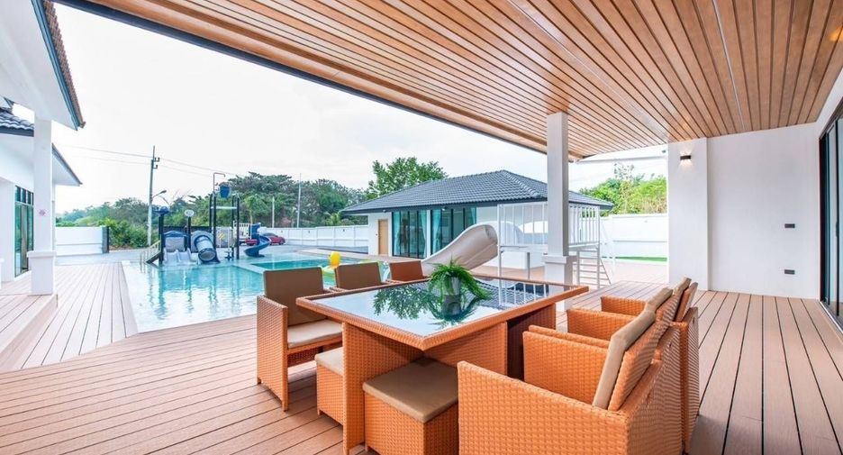 Villa zum Kauf mit 5 Zimmer in Bang Lamung, Chonburi