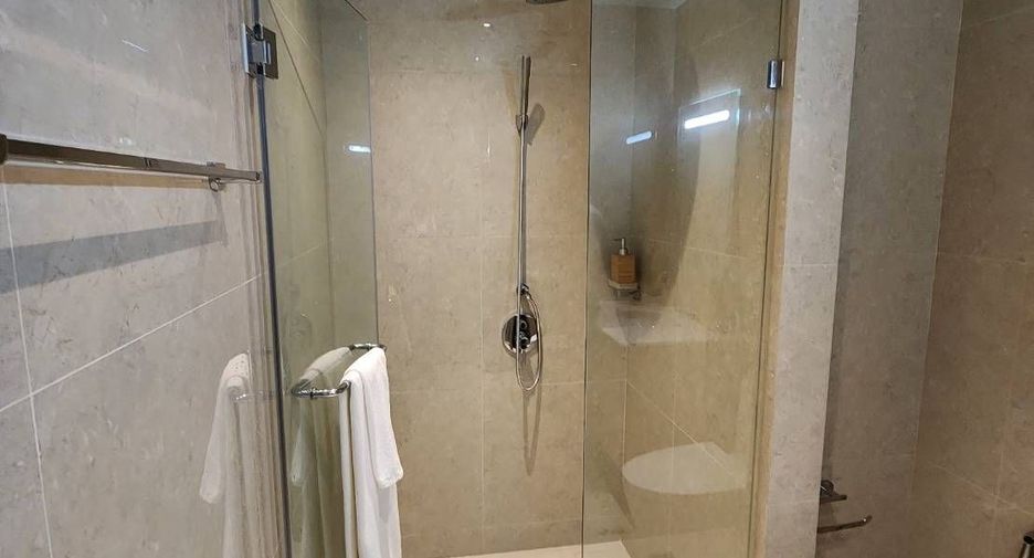 For rent 2 bedrooms condo in Wang Thonglang, Bangkok