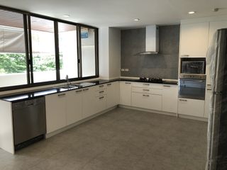 Apartment zur Miete mit 3 Zimmer in Watthana, Bangkok