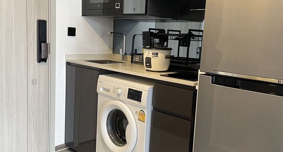 Wohnung zur Miete mit 1 Zimmer in Bang Rak, Bangkok