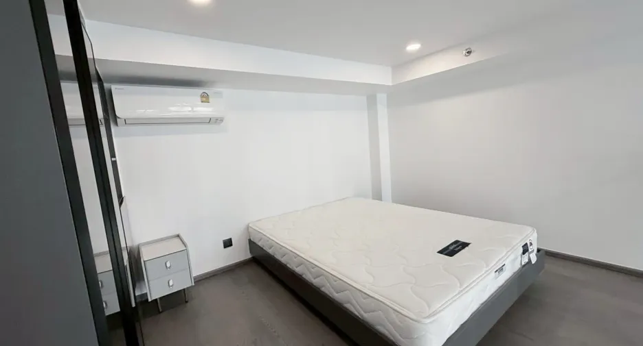 Wohnung zur Miete mit 1 Zimmer in Bang Rak, Bangkok