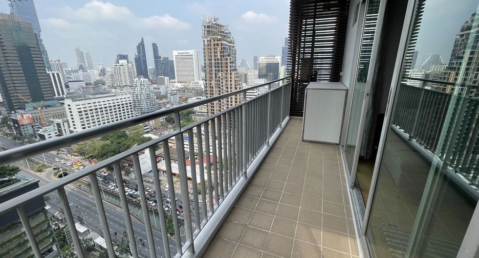 Condo en alquiler de 2 habitaciones en Sathon, Bangkok