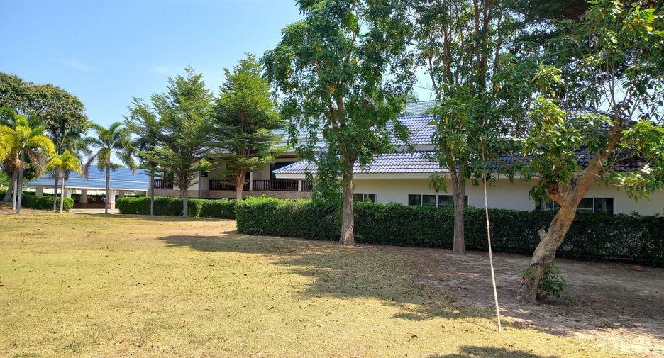 For rent and for sale 8 bedrooms house in Hua Hin, Prachuap Khiri Khan