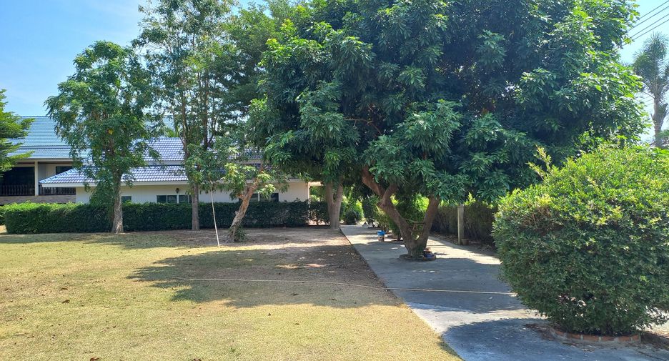 For rent and for sale 8 bedrooms house in Hua Hin, Prachuap Khiri Khan