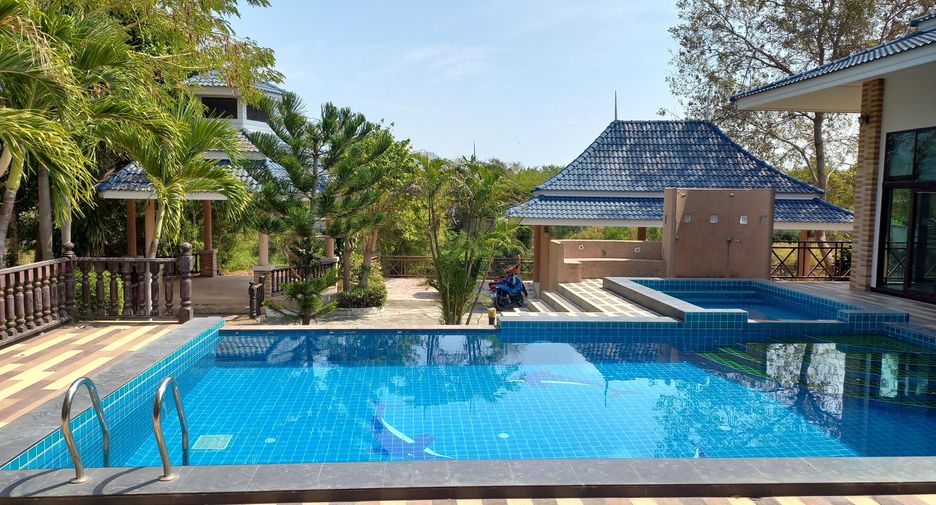 For rent and for sale 8 bedrooms house in Hua Hin, Prachuap Khiri Khan