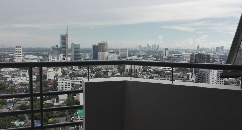 Wohnung zur Miete mit 2 Zimmer in Khlong Toei, Bangkok