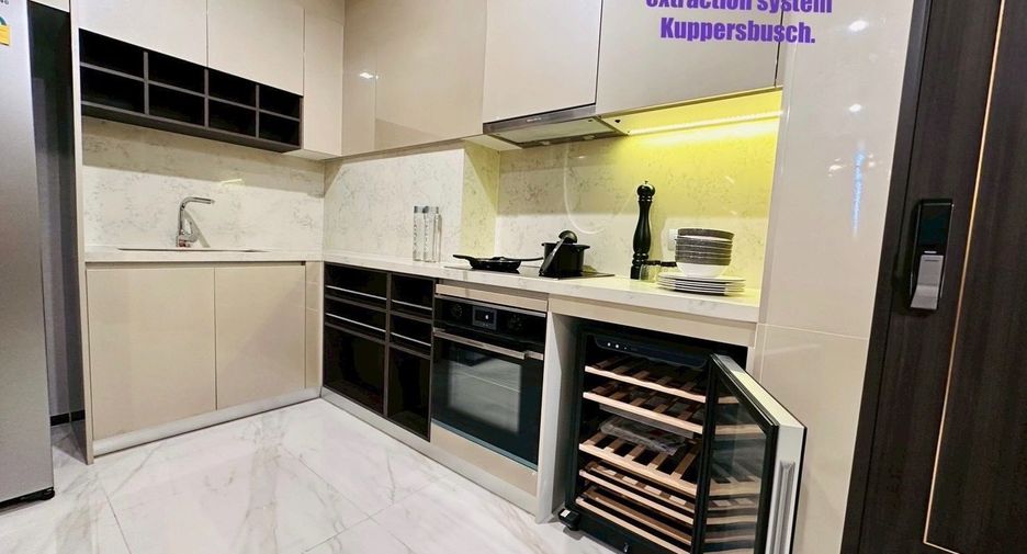 For rent 3 bedrooms condo in Khlong Toei, Bangkok