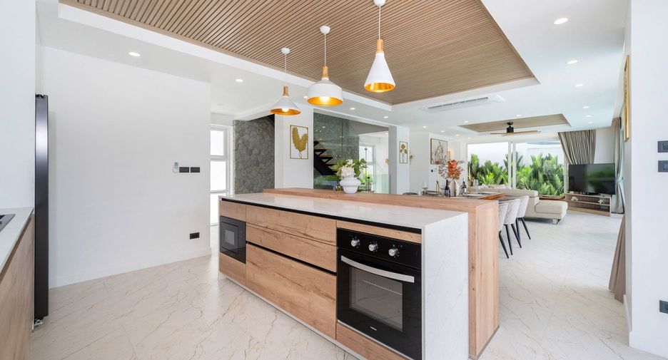 For sale 3 bedrooms villa in Mueang Phuket, Phuket
