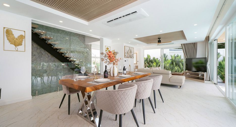 For sale 3 bedrooms villa in Mueang Phuket, Phuket