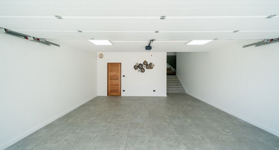 For sale 3 bedrooms villa in Mueang Phuket, Phuket