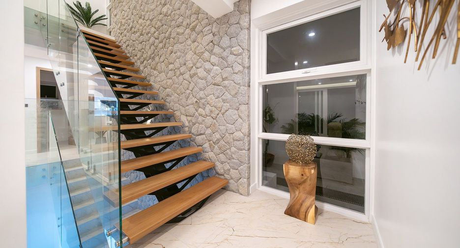 For sale 3 bedrooms villa in Mueang Phuket, Phuket