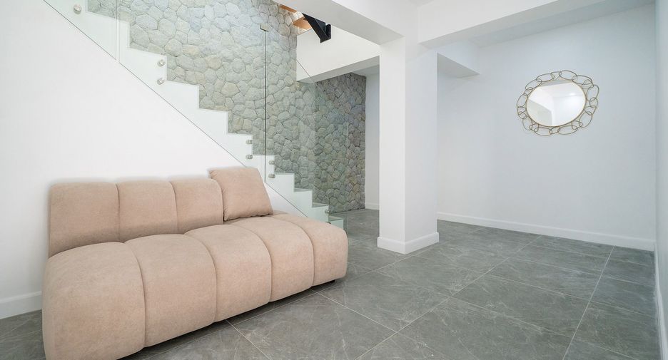 For sale 3 bedrooms villa in Mueang Phuket, Phuket