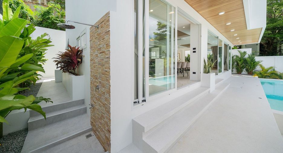 For sale 3 bedrooms villa in Mueang Phuket, Phuket