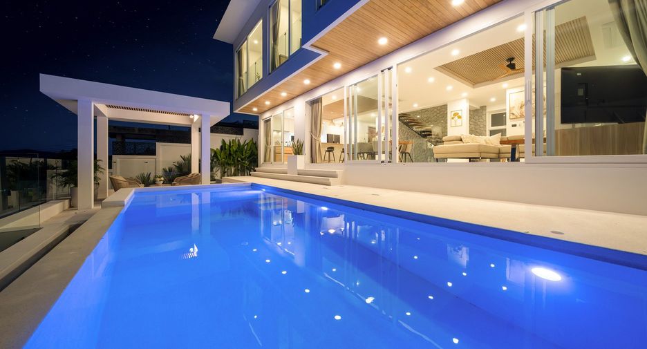 For sale 3 bedrooms villa in Mueang Phuket, Phuket