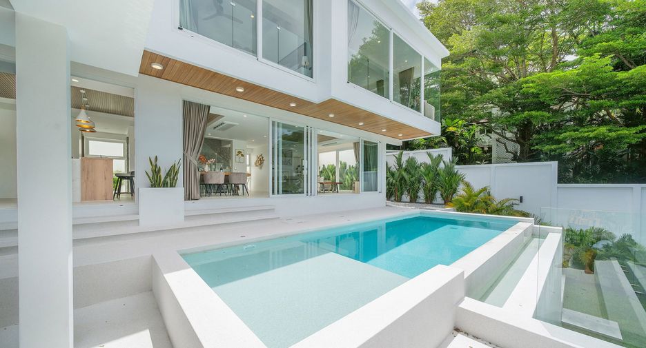 For sale 3 bedrooms villa in Mueang Phuket, Phuket