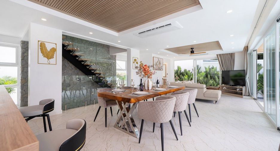 For sale 3 bedrooms villa in Mueang Phuket, Phuket