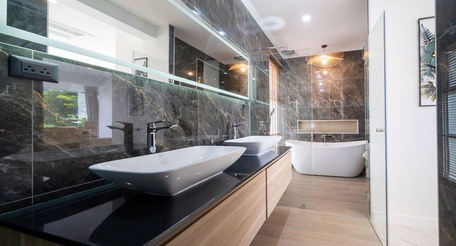 For sale 3 bedrooms villa in Mueang Phuket, Phuket