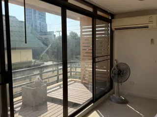 For rent 2 bedrooms condo in Thon Buri, Bangkok