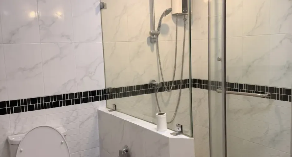 For rent 2 bedrooms condo in Thon Buri, Bangkok