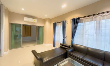 Haus zur Miete mit 4 Zimmer in Lat Krabang, Bangkok